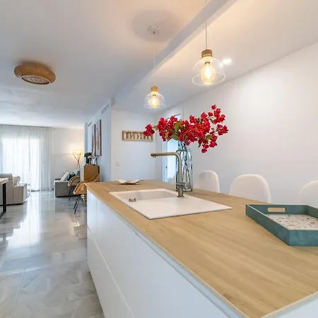 Espectacular Apartamento Estepona, Primera Linea De Playa, Totalmente Reformado En 2023 * Estepona