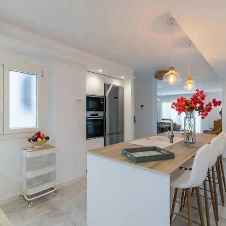 Espectacular Apartamento Estepona, Primera Linea De Playa, Totalmente Reformado En 2023 Apartamento *