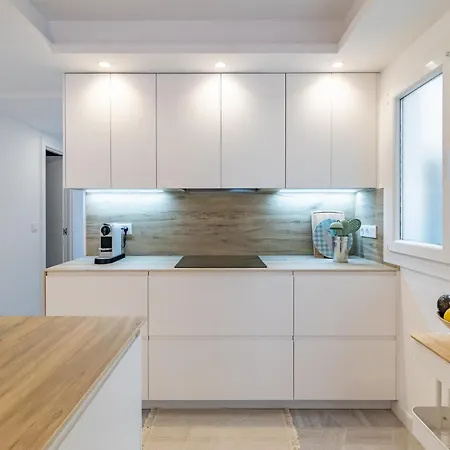Apartamento Espectacular Apartamento Estepona, Primera Linea De Playa, Totalmente Reformado En 2023