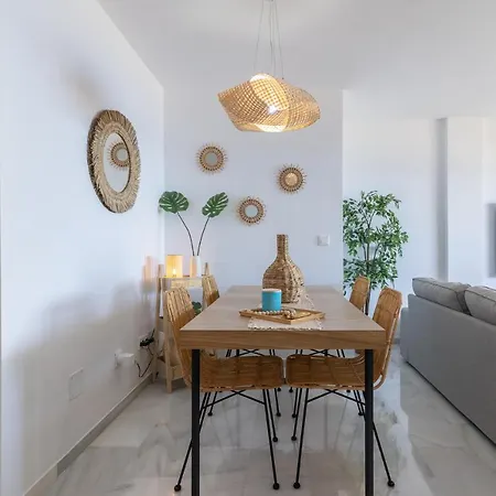 Espectacular Apartamento Estepona, Primera Linea De Playa, Totalmente Reformado En 2023 Apartment *