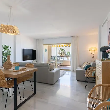 Espectacular Apartamento Estepona, Primera Linea De Playa, Totalmente Reformado En 2023