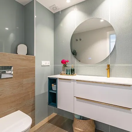 Espectacular Apartamento Estepona, Primera Linea De Playa, Totalmente Reformado En 2023