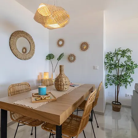 Espectacular Apartamento Estepona, Primera Linea De Playa, Totalmente Reformado En 2023 Apartment